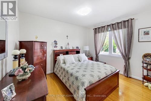 35 Stanwood Crescent, Toronto, ON - Indoor Photo Showing Bedroom