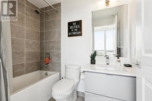 3408-36 Elm Drive, Mississauga, ON - Indoor Photo Showing Bathroom