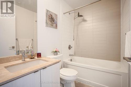 1714 - 4055 Parkside Village Drive, Mississauga, ON - Indoor Photo Showing Bathroom
