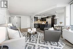 211 - 25 FAIRVIEW ROAD W  Mississauga, ON L5B 3Y8