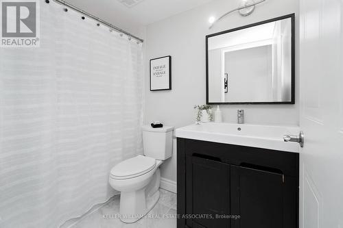 211 - 25 Fairview Road W, Mississauga, ON - Indoor Photo Showing Bathroom