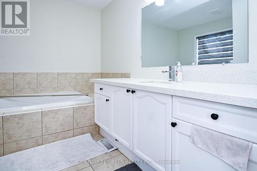 668 Hamilton Crescent, Milton, ON - Indoor Photo Showing Bathroom