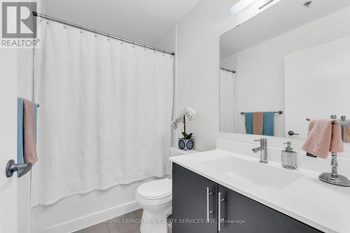 912 - 11 Superior Avenue, Toronto, ON - Indoor Photo Showing Bathroom