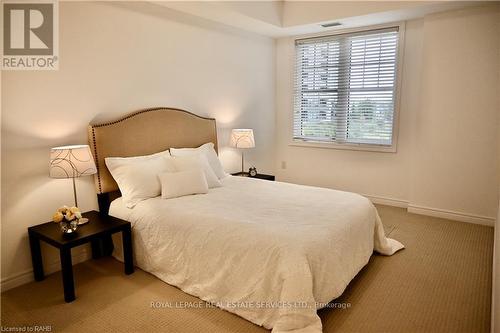 302 - 2326 Taunton Road, Oakville, ON - Indoor Photo Showing Bedroom