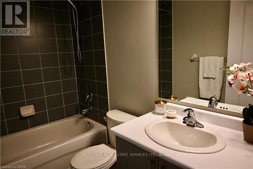 302 - 2326 Taunton Road, Oakville, ON - Indoor Photo Showing Bathroom