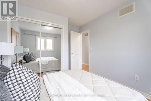 3343 Mikalda Road, Burlington, ON - Indoor Photo Showing Bedroom