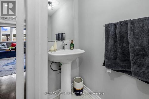 20 Reichert Court, Milton, ON - Indoor Photo Showing Bathroom