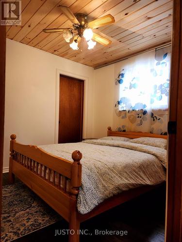 525 Waltonian Drive, Callander, ON - Indoor Photo Showing Bedroom