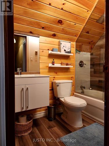 525 Waltonian Drive, Callander, ON - Indoor Photo Showing Bathroom