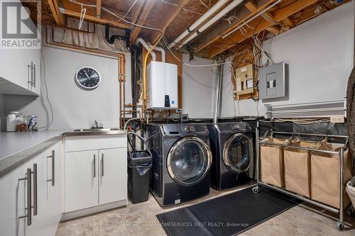 145 Speyside Drive, Oakville, ON - Indoor Photo Showing Laundry Room
