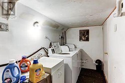 109 Cayuga Avenue, Toronto, ON - Indoor Photo Showing Laundry Room