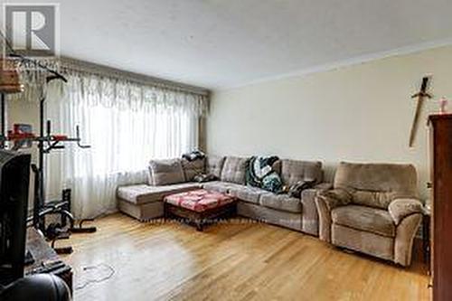 109 Cayuga Avenue, Toronto, ON - Indoor Photo Showing Living Room