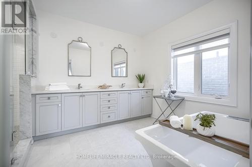 156 Wainfleet Crescent, Vaughan, ON - Indoor Photo Showing Bathroom