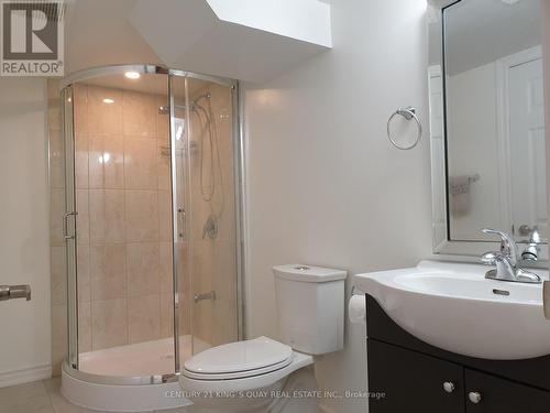 L/L - 98 Hubner Avenue, Markham, ON - Indoor Photo Showing Bathroom