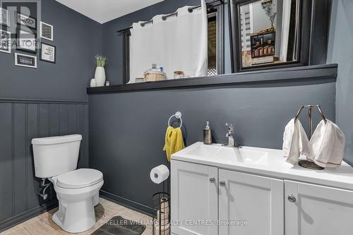 2213 Spring Street, Innisfil, ON - Indoor Photo Showing Bathroom