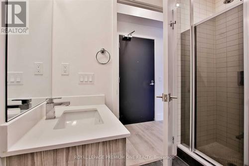 1409 - 2916 Highway 7 Road, Vaughan, ON - Indoor Photo Showing Bathroom