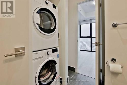 1409 - 2916 Highway 7 Road, Vaughan, ON - Indoor Photo Showing Laundry Room