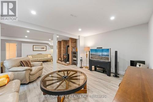 38 Willow Drive, Tiny, ON - Indoor