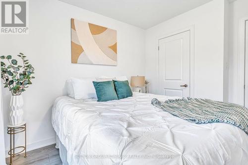 20 Spry Lane, Barrie, ON - Indoor Photo Showing Bedroom