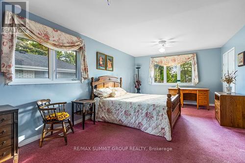 364 Walnut Street, Collingwood, ON - Indoor Photo Showing Bedroom