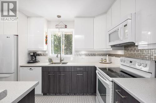 90 Manning Avenue, Collingwood, ON - Indoor Photo Showing Kitchen With Double Sink