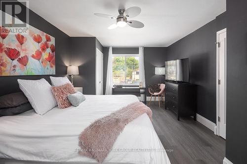 90 Manning Avenue, Collingwood, ON - Indoor Photo Showing Bedroom