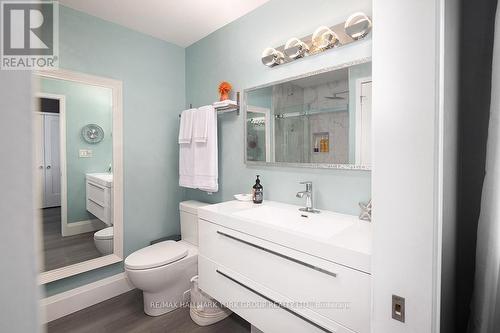 90 Manning Avenue, Collingwood, ON - Indoor Photo Showing Bathroom