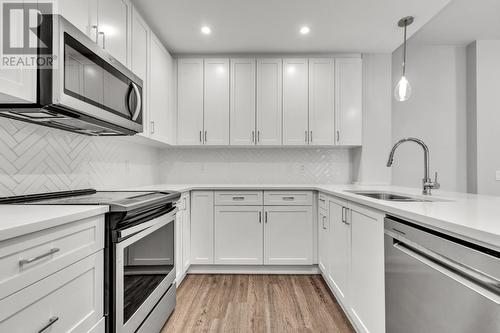 4319 2180 Kelly Avenue, Port Coquitlam, BC - Indoor Photo Showing Kitchen With Upgraded Kitchen