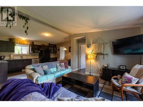 4103 Hill Road, Fernie, BC - Indoor Photo Showing Living Room