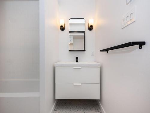 Bathroom - 6760 Av. Henri-Julien, Montréal (Rosemont/La Petite-Patrie), QC - Indoor Photo Showing Bathroom