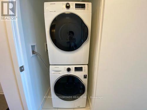 509 - 2 Sonic Way, Toronto, ON - Indoor Photo Showing Laundry Room