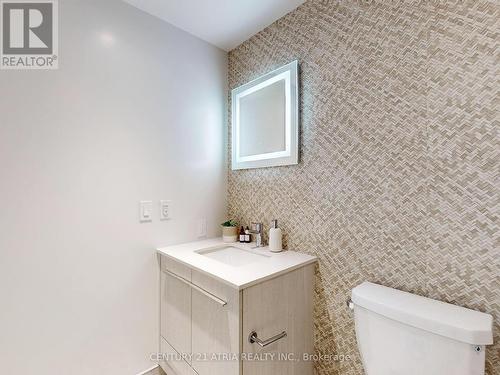 1506 - 8 Cumberland Street, Toronto, ON - Indoor Photo Showing Bathroom