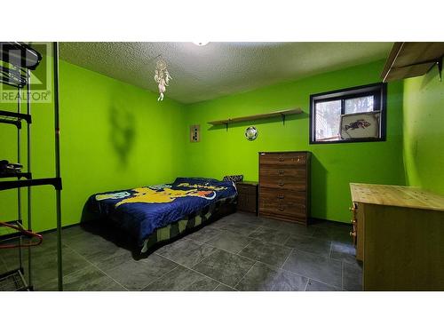 1863 Grandview Avenue, Lumby, BC - Indoor Photo Showing Bedroom