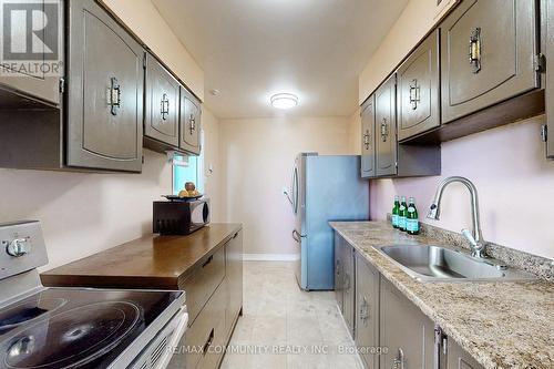 712 - 301 Prudential Drive, Toronto, ON - Indoor Photo Showing Kitchen