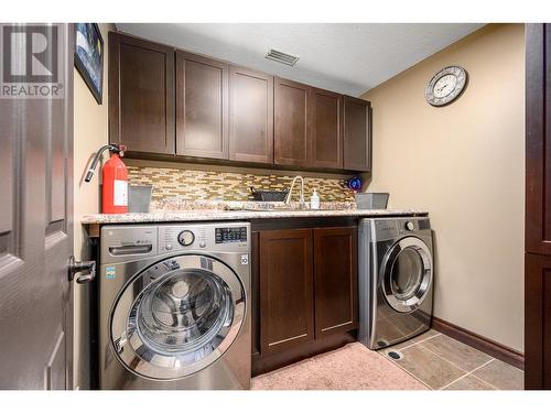 7959 Tronson Road, Vernon, BC - Indoor Photo Showing Laundry Room