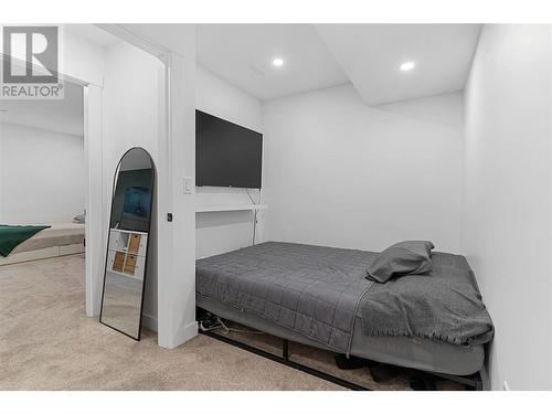 468 Rose Valley Road, West Kelowna, BC - Indoor Photo Showing Bedroom