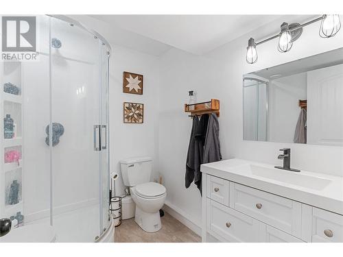 468 Rose Valley Road, West Kelowna, BC - Indoor Photo Showing Bathroom