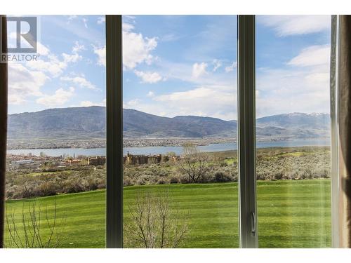 2000 Valleyview Drive Unit# 6, Osoyoos, BC - Indoor With Body Of Water
