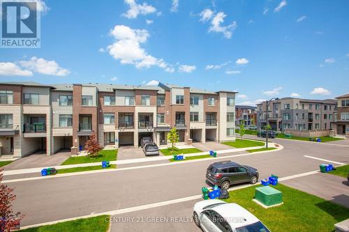 107 Bravo Lane, Newmarket, ON - Outdoor With Balcony With Facade