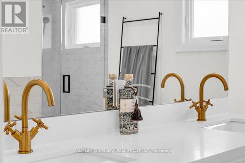 25 Sylvadene Parkway, Vaughan, ON - Indoor Photo Showing Bathroom