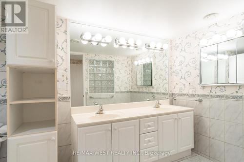 380 Tareyton Road, Richmond Hill, ON - Indoor Photo Showing Bathroom
