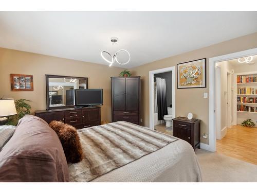 648 8Th Street, Castlegar, BC - Indoor Photo Showing Bedroom