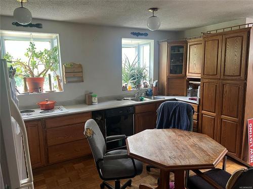 13620 Cedar Rd, Nanaimo, BC - Indoor Photo Showing Dining Room