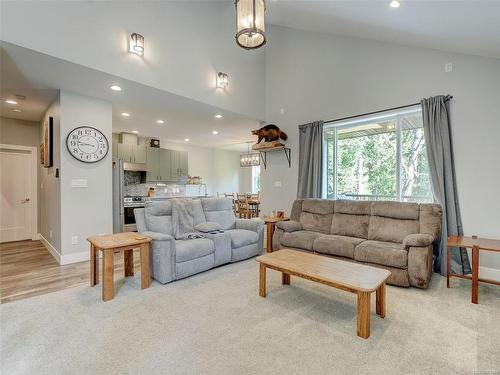 2541 West Trail Crt, Sooke, BC - Indoor Photo Showing Living Room