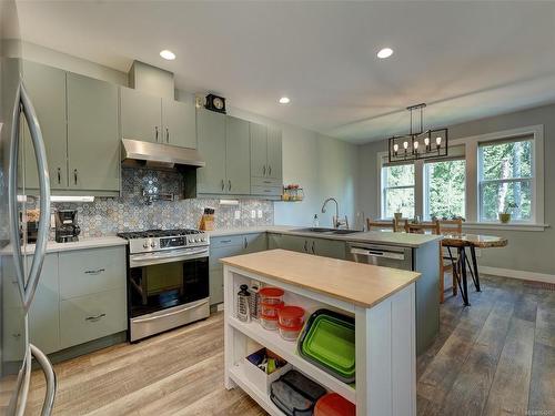 2541 West Trail Crt, Sooke, BC - Indoor Photo Showing Kitchen With Upgraded Kitchen