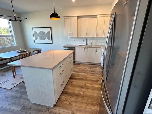 115-2580 Brookfield Dr, Courtenay, BC - Indoor Photo Showing Kitchen