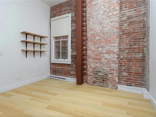 208-562 Yates St, Victoria, BC - Indoor Photo Showing Other Room