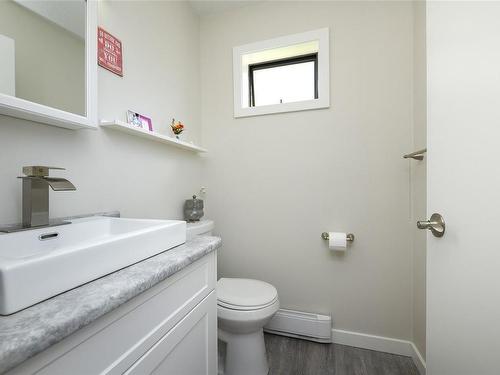 4172 Briardale Rd, Courtenay, BC - Indoor Photo Showing Bathroom