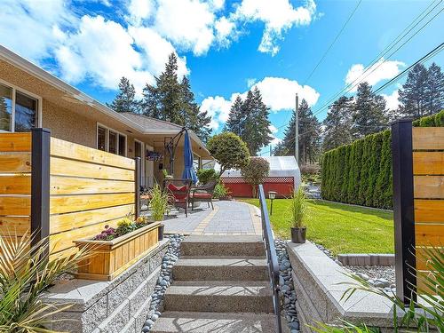 104 Burnett Rd, View Royal, BC - Outdoor With Exterior