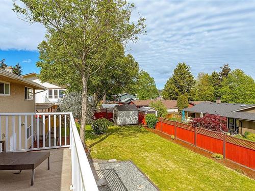 104 Burnett Rd, View Royal, BC - Outdoor With Deck Patio Veranda